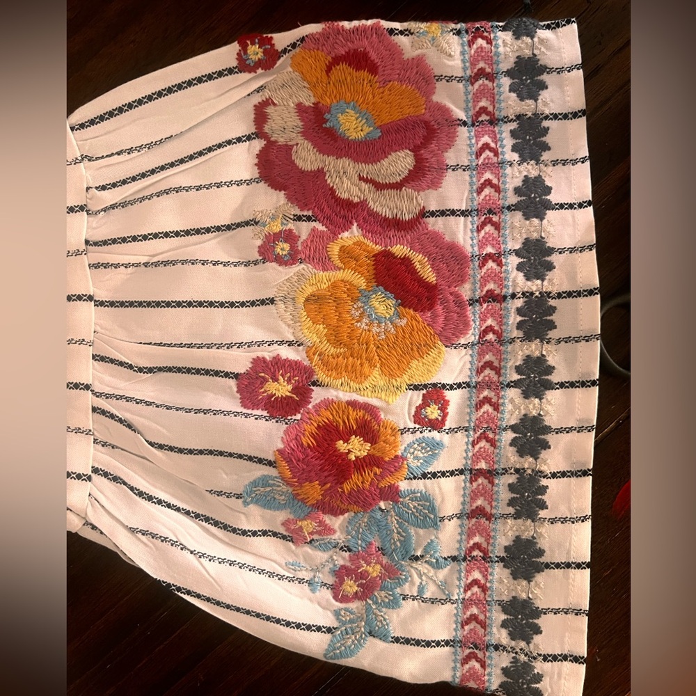 Savanna Jane Floral Embroidered Blouse - White and Red - Picture 4 of 11